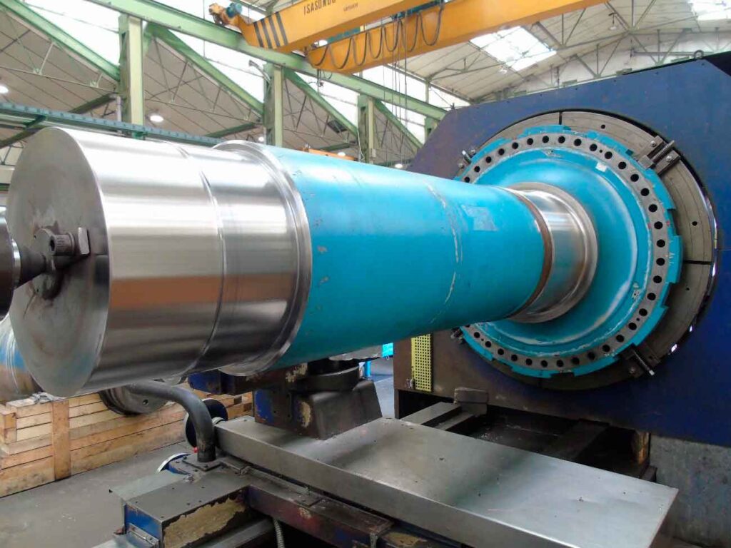Wind turbine wind shaft repair, dimensional restoration by means of metallic coatings